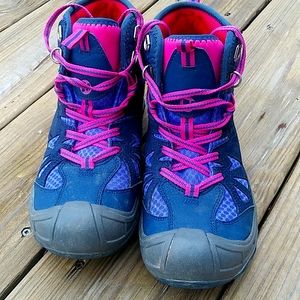 Merrell kids hiking boots size 5